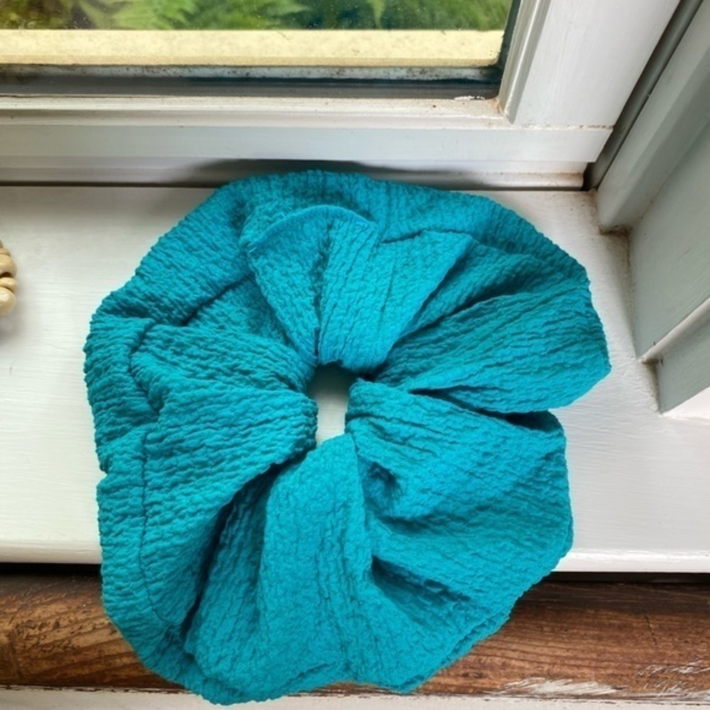 Anthropologie Large Turquoise Textured Scrunchie